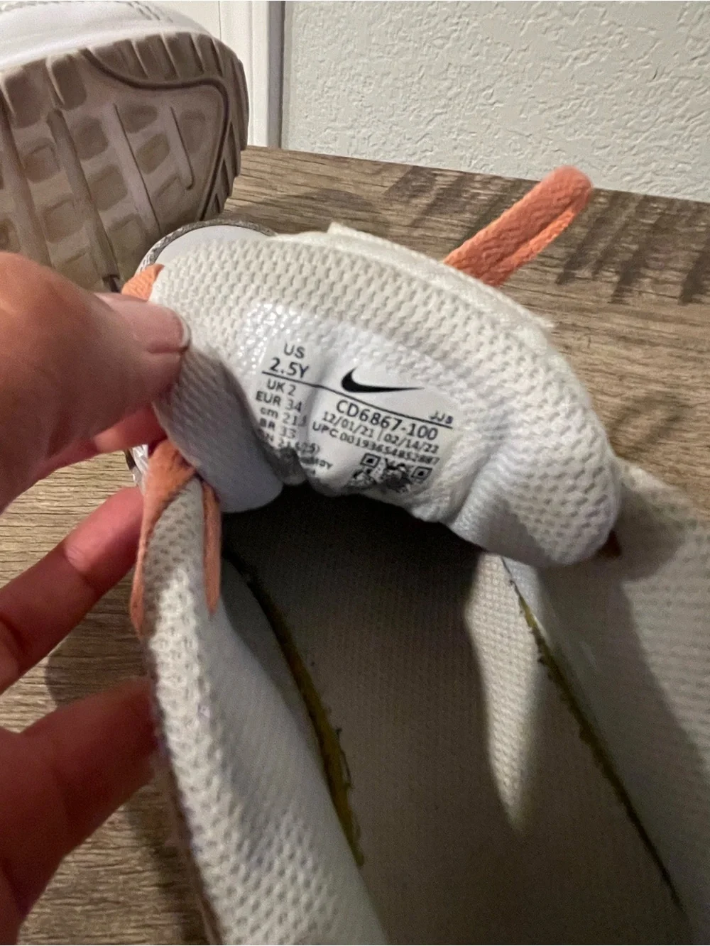 Airmax Nike White Kids Sneakers with Coral Laces